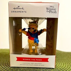 Hallmark Disney Winnie the Pooh Christmas ornament NWT